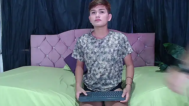 daring sexy boys online show from 11-02-25, 07:05