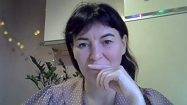 Krystal 82 online show from 09-26-25, 03:27