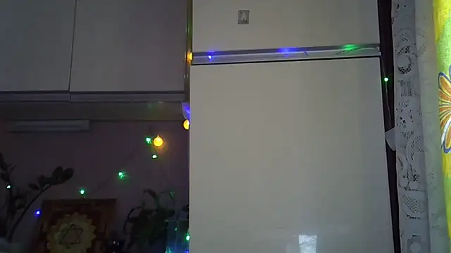 Krystal 82 online show from 10-30-25, 06:15