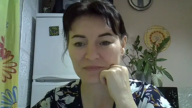 Krystal 82 online show from 11-20-25, 06:51