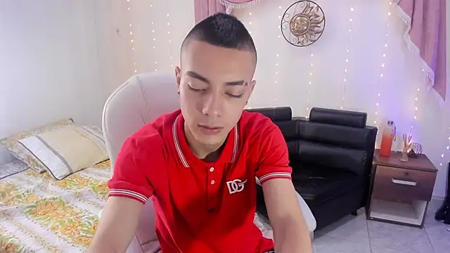 Dereck Boy8 online show from 10-06-25, 08:28