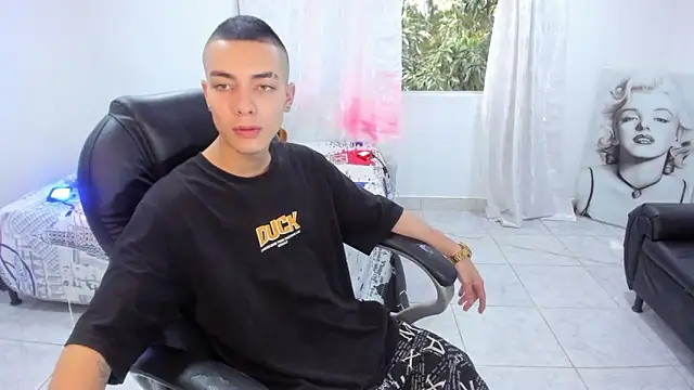 Dereck Boy8 online show from 10-13-25, 08:53