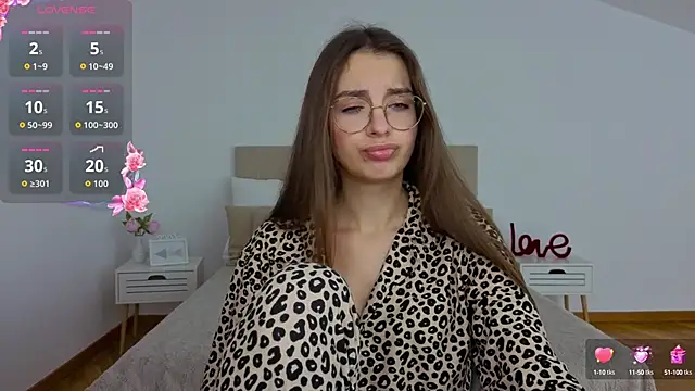 Real cutie1 online show from 10-13-25, 09:15