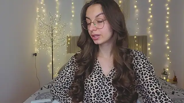 Real cutie1 online show from 12-15-25, 01:59