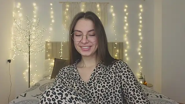 Real cutie1 online show from 12-19-25, 01:51