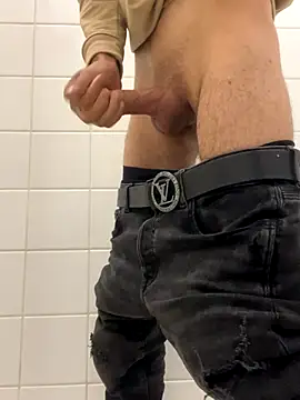 Snapshot of musti312 chatting on 09-25-25, 09:13 musti312 online show from 09-25-25, 09:13