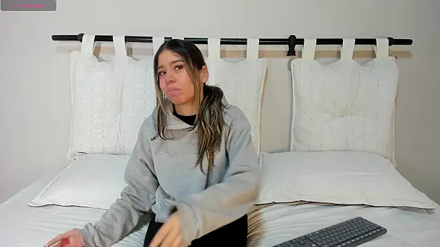 Rachell criss online show from 01-15-26, 04:17