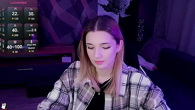 Snapshot of Sandy_Belle chatting on 10-19-25, 06:08 Sandy Belle online show from 10-19-25, 06:08