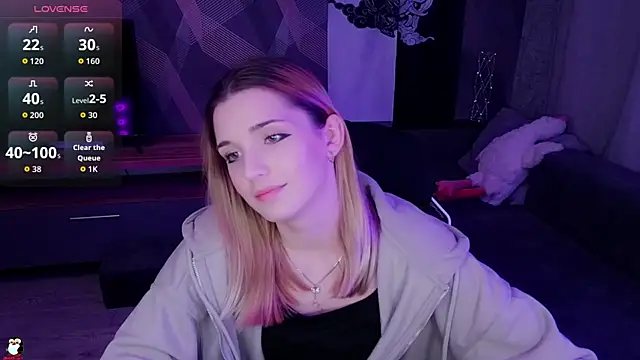 Snapshot of Sandy_Belle chatting on 10-22-25, 06:40 Sandy Belle online show from 10-22-25, 06:40