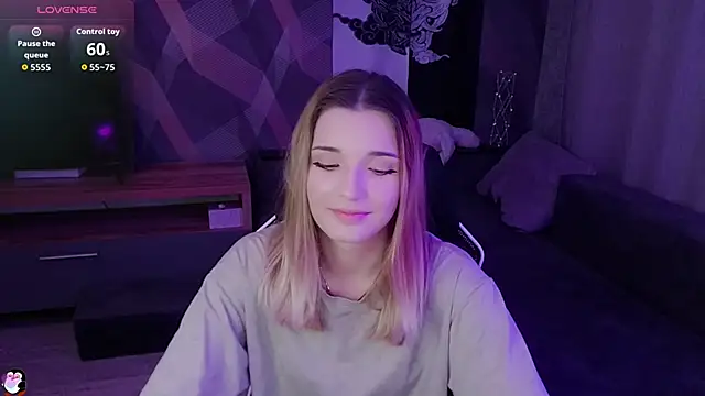 Snapshot of Sandy_Belle chatting on 10-23-25, 06:50 Sandy Belle online show from 10-23-25, 06:50