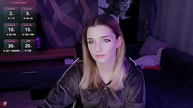 Snapshot of Sandy_Belle chatting on 10-30-25, 05:02 Sandy Belle online show from 10-30-25, 05:02