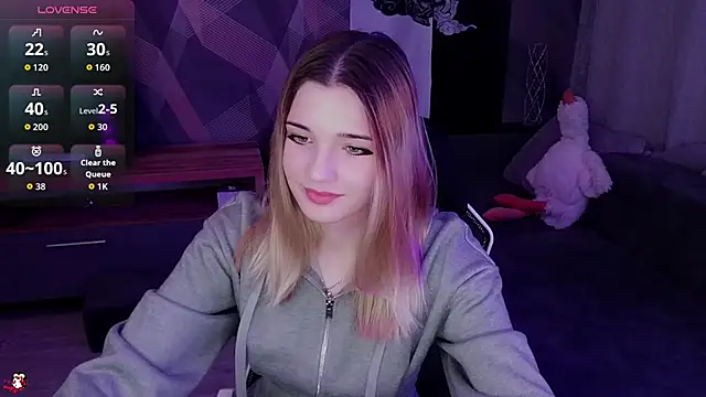 Snapshot of Sandy_Belle chatting on 11-05-25, 04:51 Sandy Belle online show from 11-05-25, 04:51