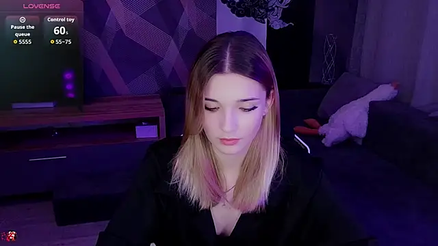 Snapshot of Sandy_Belle chatting on 11-11-25, 08:09 Sandy Belle online show from 11-11-25, 08:09