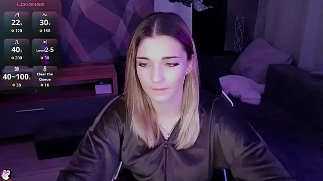 Snapshot of Sandy_Belle chatting on 11-13-25, 07:46 Sandy Belle online show from 11-13-25, 07:46