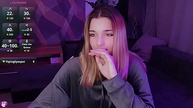 Snapshot of Sandy_Belle chatting on 11-19-25, 08:42 Sandy Belle online show from 11-19-25, 08:42