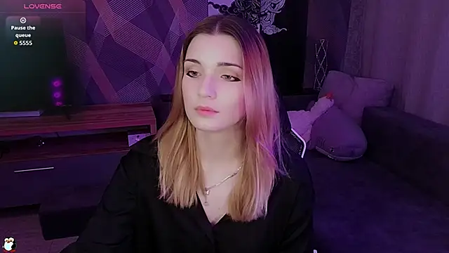 Snapshot of Sandy_Belle chatting on 11-22-25, 06:29 Sandy Belle online show from 11-22-25, 06:29