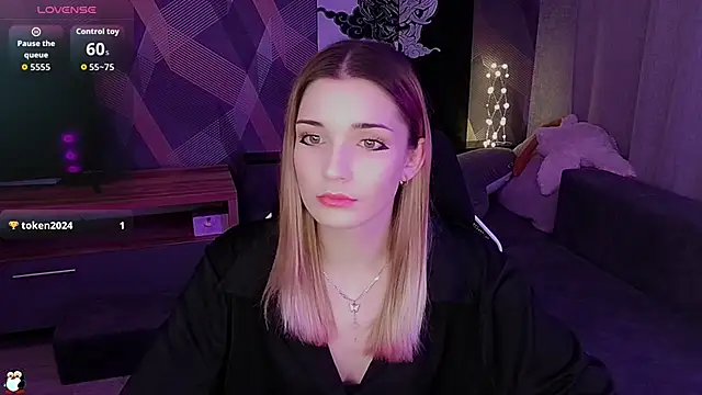 Snapshot of Sandy_Belle chatting on 11-26-25, 05:25 Sandy Belle online show from 11-26-25, 05:25