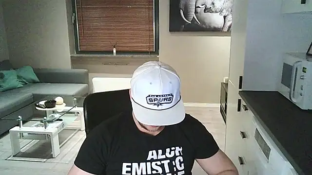 Snapshot of Dartanjanas13 chatting on 10-18-25, 09:04 Dartanjanas13 online show from 10-18-25, 09:04