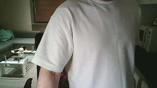 Snapshot of Dartanjanas13 chatting on 11-22-25, 04:28 Dartanjanas13 online show from 11-22-25, 04:28