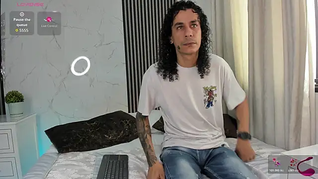 Snapshot of JackAndRosse_ chatting on 01-16-26, 01:37 JackAndRosse online show from 01-16-26, 01:37