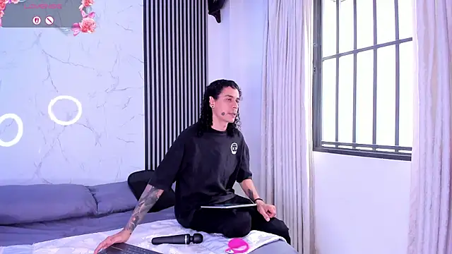 Snapshot of JackAndRosse_ chatting on 02-17-26, 02:02 JackAndRosse online show from 02-17-26, 02:02