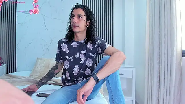 Snapshot of JackAndRosse_ chatting on 03-27-26, 02:06 JackAndRosse online show from 03-27-26, 02:06