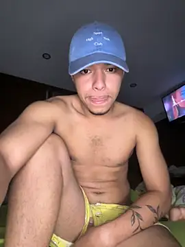 Snapshot of Mlkrrp chatting on 11-17-25, 12:16 Mlkrrp online show from 11-17-25, 12:16