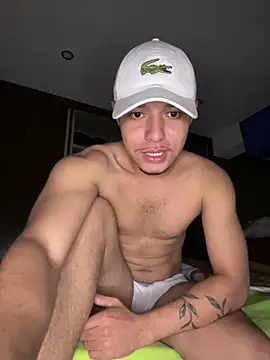 Snapshot of Mlkrrp chatting on 11-20-25, 12:00 Mlkrrp online show from 11-20-25, 12:00