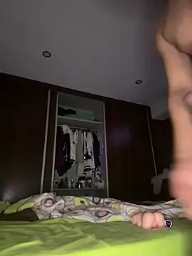 Snapshot of Mlkrrp chatting on 11-24-25, 01:05 Mlkrrp online show from 11-24-25, 01:05