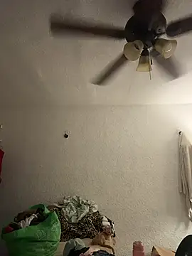 Snapshot of Nia_Desire chatting on 12-23-25, 06:00 Nia Desire online show from 12-23-25, 06:00