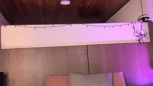 Snapshot of Violet_carson chatting on 03-12-26, 01:17 Violet carson online show from 03-12-26, 01:17