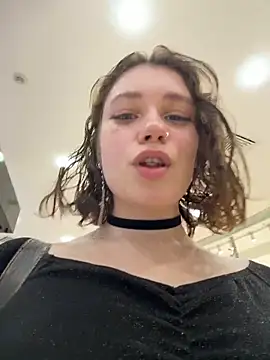 lucy-joy online show from 10-20-25, 11:21