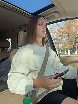 DollyTall online show from 10-31-25, 07:31