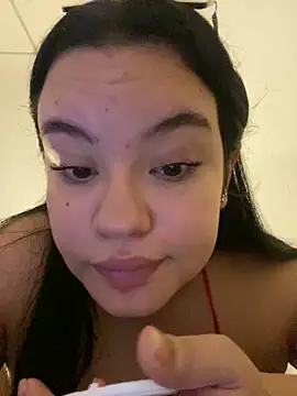 Snapshot of Emily_Taylor2 chatting on 09-11-25, 02:00 Emily Taylor2 online show from 09-11-25, 02:00