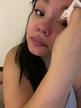 Snapshot of Emily_Taylor2 chatting on 09-18-25, 02:57 Emily Taylor2 online show from 09-18-25, 02:57