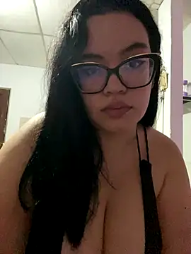 Snapshot of Emily_Taylor2 chatting on 09-24-25, 01:53 Emily Taylor2 online show from 09-24-25, 01:53