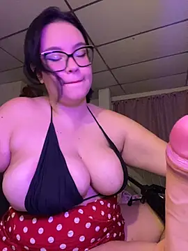 Snapshot of Emily_Taylor2 chatting on 10-02-25, 01:56 Emily Taylor2 online show from 10-02-25, 01:56