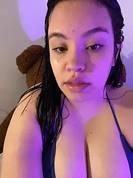 Snapshot of Emily_Taylor2 chatting on 10-16-25, 02:01 Emily Taylor2 online show from 10-16-25, 02:01