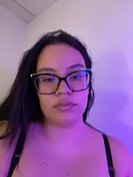 Snapshot of Emily_Taylor2 chatting on 10-22-25, 02:23 Emily Taylor2 online show from 10-22-25, 02:23