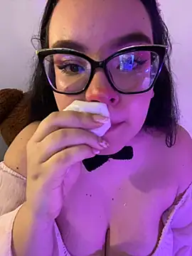 Snapshot of Emily_Taylor2 chatting on 11-01-25, 04:36 Emily Taylor2 online show from 11-01-25, 04:36