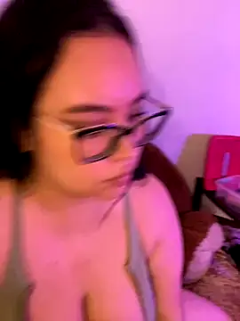 Snapshot of Emily_Taylor2 chatting on 11-02-25, 04:04 Emily Taylor2 online show from 11-02-25, 04:04