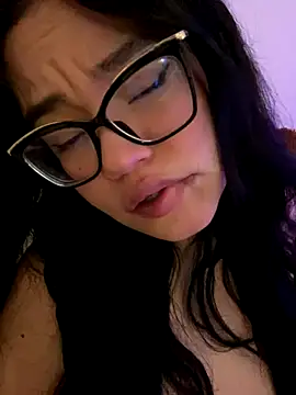 Snapshot of Emily_Taylor2 chatting on 11-06-25, 02:56 Emily Taylor2 online show from 11-06-25, 02:56