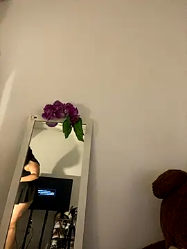 Snapshot of Emily_Taylor2 chatting on 11-14-25, 09:46 Emily Taylor2 online show from 11-14-25, 09:46