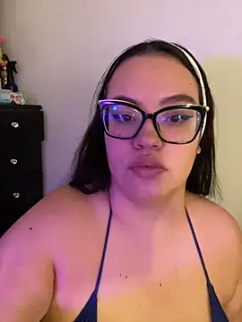 Snapshot of Emily_Taylor2 chatting on 11-25-25, 02:00 Emily Taylor2 online show from 11-25-25, 02:00