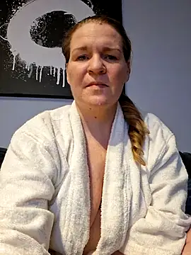 less-is-moore online show from 02-12-26, 02:56