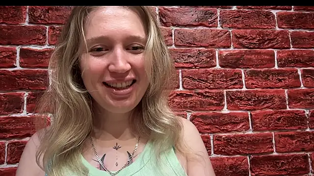 Snapshot of CitrusBlissss chatting on 10-20-25, 03:45 CitrusBlissss online show from 10-20-25, 03:45