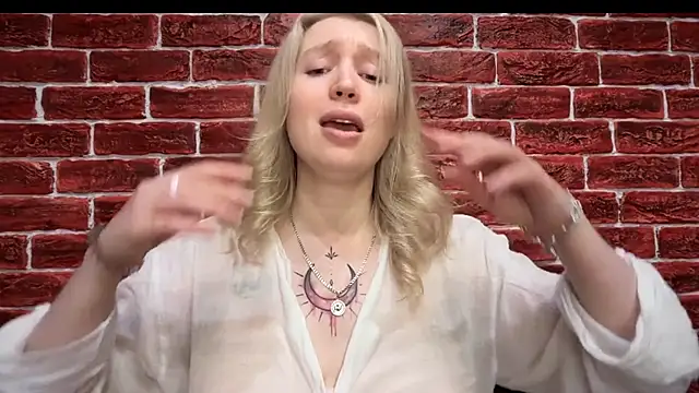 Snapshot of CitrusBlissss chatting on 10-30-25, 02:40 CitrusBlissss online show from 10-30-25, 02:40