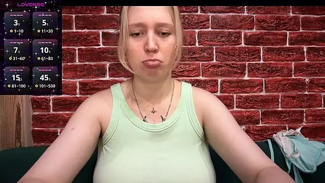 Snapshot of CitrusBlissss chatting on 11-05-25, 02:50 CitrusBlissss online show from 11-05-25, 02:50