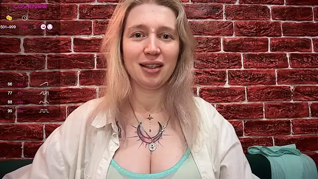 Snapshot of CitrusBlissss chatting on 11-07-25, 03:12 CitrusBlissss online show from 11-07-25, 03:12