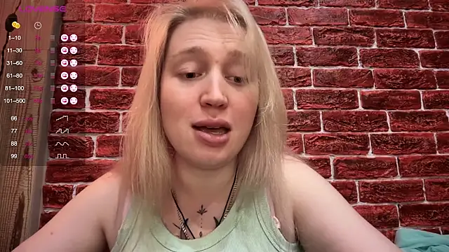 Snapshot of CitrusBlissss chatting on 11-10-25, 12:26 CitrusBlissss online show from 11-10-25, 12:26